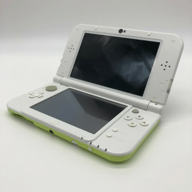 Nintendo 3DS XL White box art for Nintendo 3DS